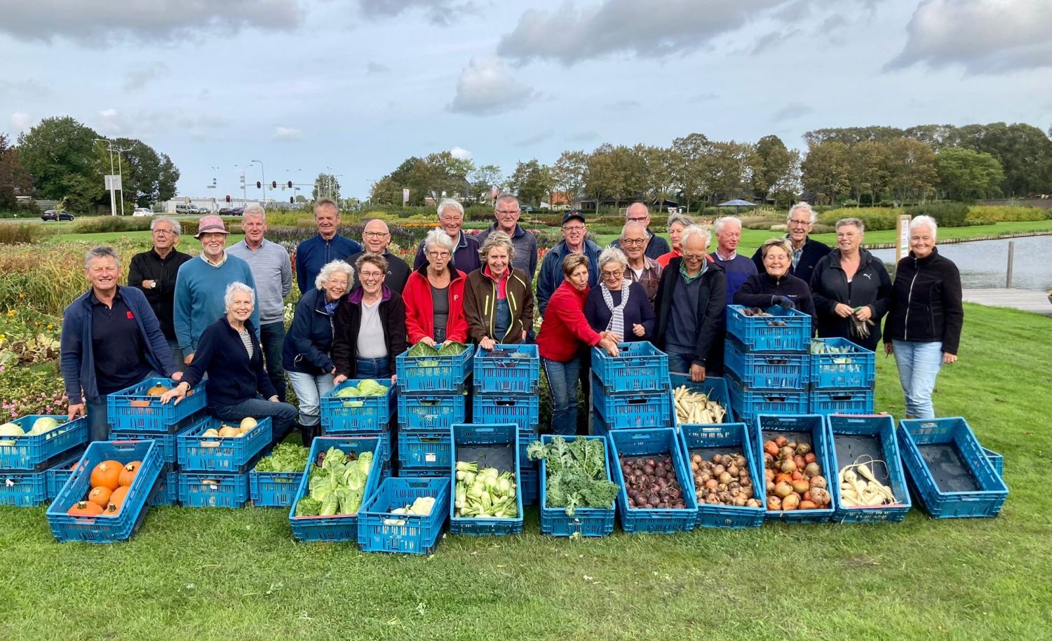 Enkhuizen Praat De Garden Doneert 50 Kratten Vol Met Groenten Aan De