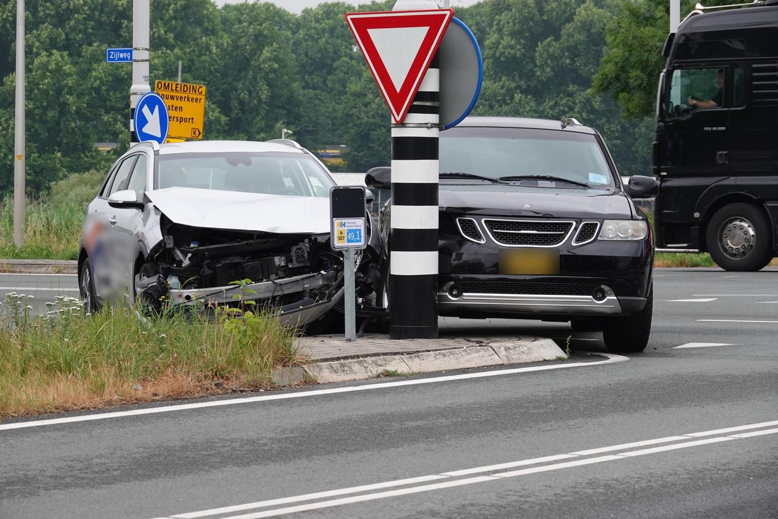 Veel blikschade bij ongeval Enkhuizen