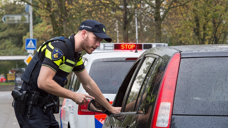 Ben jij een hardnekkige verkeersovertreder? Dan krijg je een brief van de politie