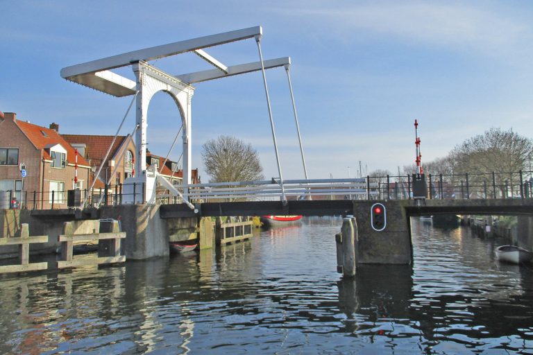 Enkhuizen gaat verlichting Blauwpoortsbrug vervangen