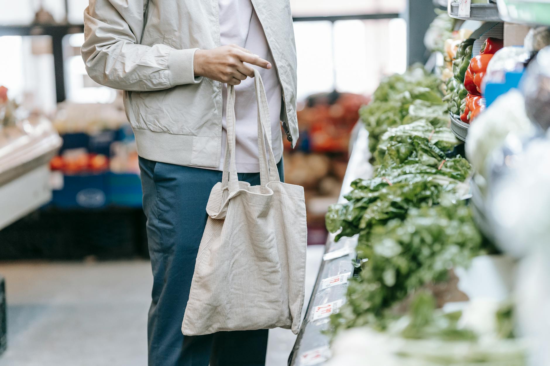 Boeven zijn het, de supermarkten, ze belazeren de consument volgens de Consumentenbond