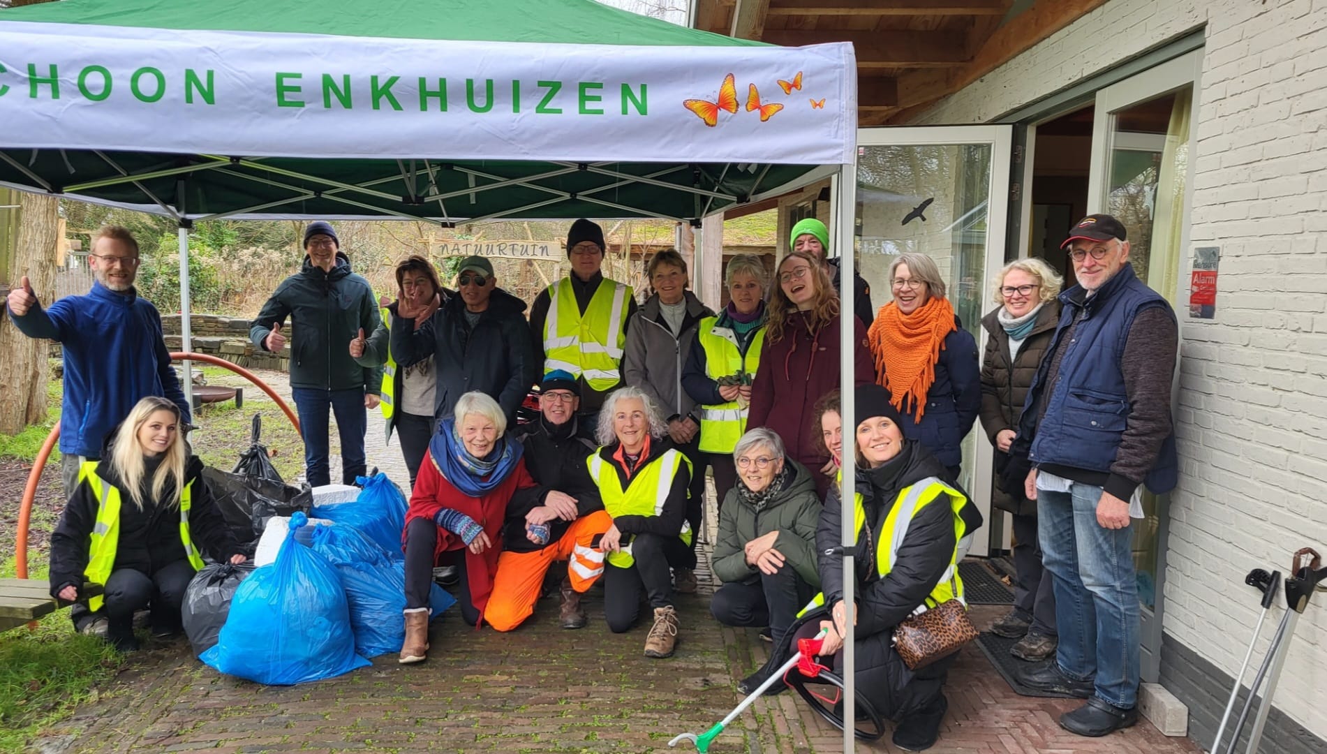 Doe ook dit jaar mee aan de ‘schoon Enkhuizen’ actie en meld je aan, wethouder Bijman gaf het goede voorbeeld