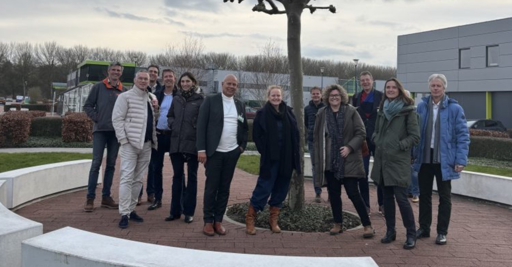 Wethouder en gedeputeerde op bezoek bij Enza Zaden